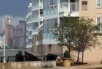 Hotel Cesar Suites At Harborside New York